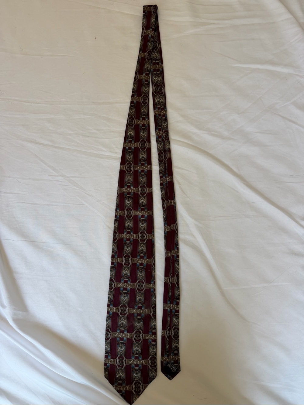 Vintage bill blass Burgundy and Gray Chain-Link Pattern Silk Tie